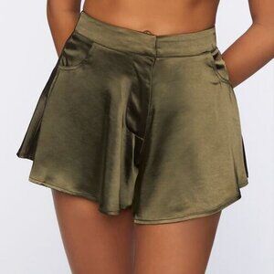 NWT, SZ M, Satin Flounce Hem Shorts, Olive Green